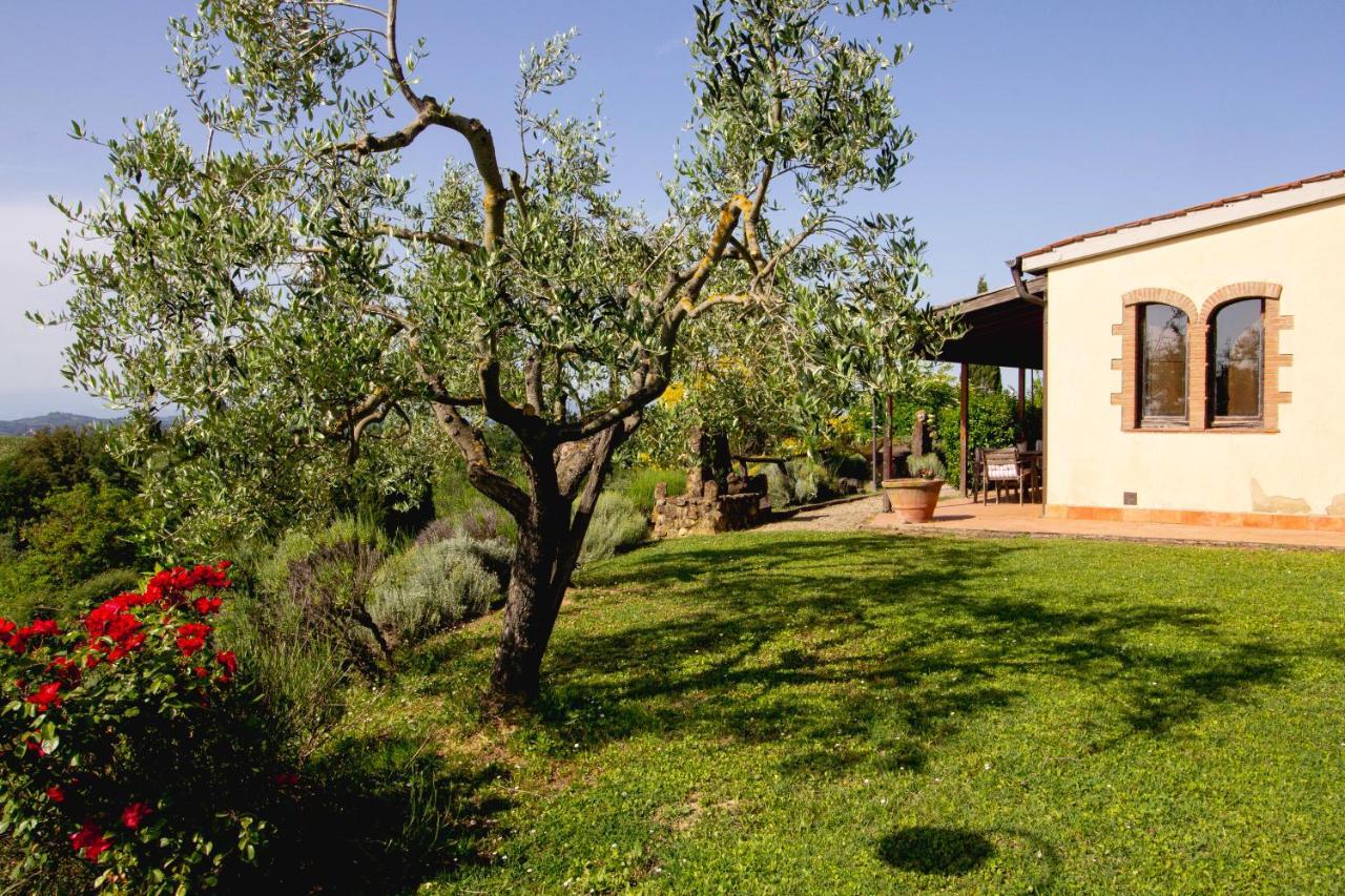 מונטאיונה Agriturismo Poggio Pistolese מראה חיצוני תמונה