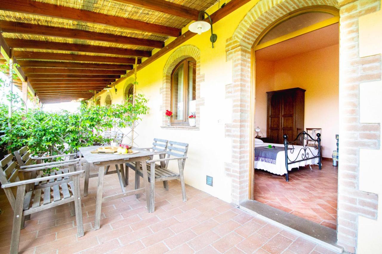 מונטאיונה Agriturismo Poggio Pistolese מראה חיצוני תמונה